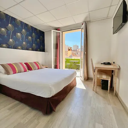 De Flore Otel