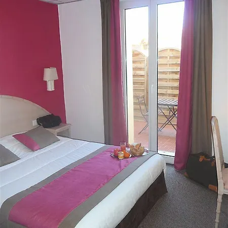 Otel De Flore 3*