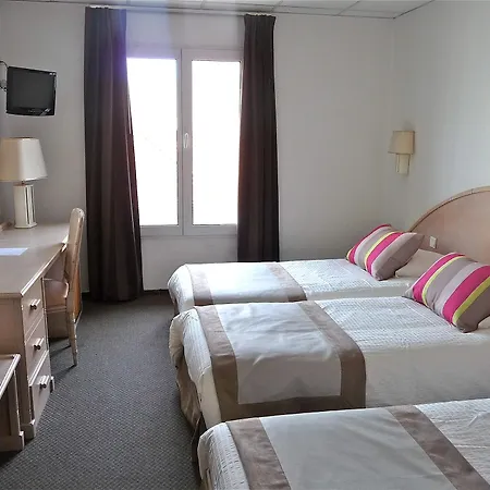 オテル ド フロール 3* Saint-Raphaël