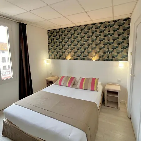 Hotel De Flore Saint-Raphael (Var)