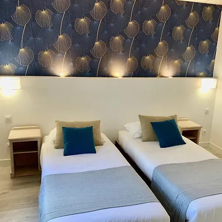 オテル ド フロール 3* Saint-Raphaël