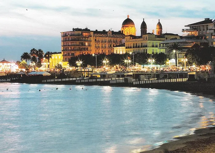 Hotel De Flore Saint-Raphaël